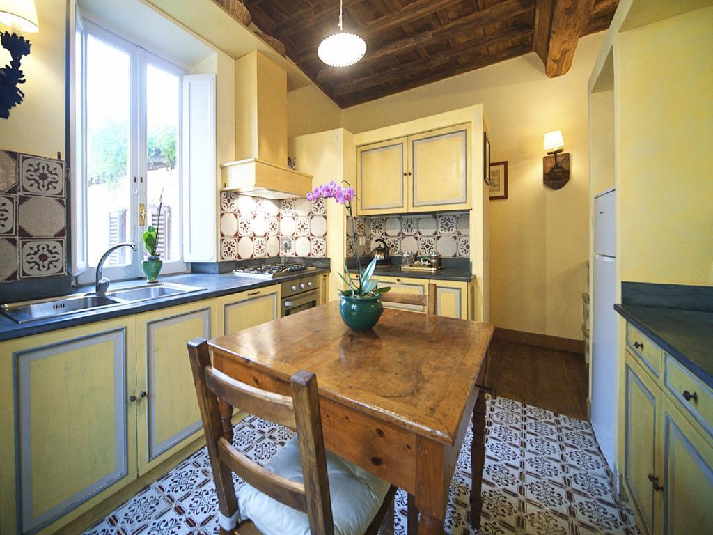 Charming Trastevere Apartment Rome Bagian luar foto
