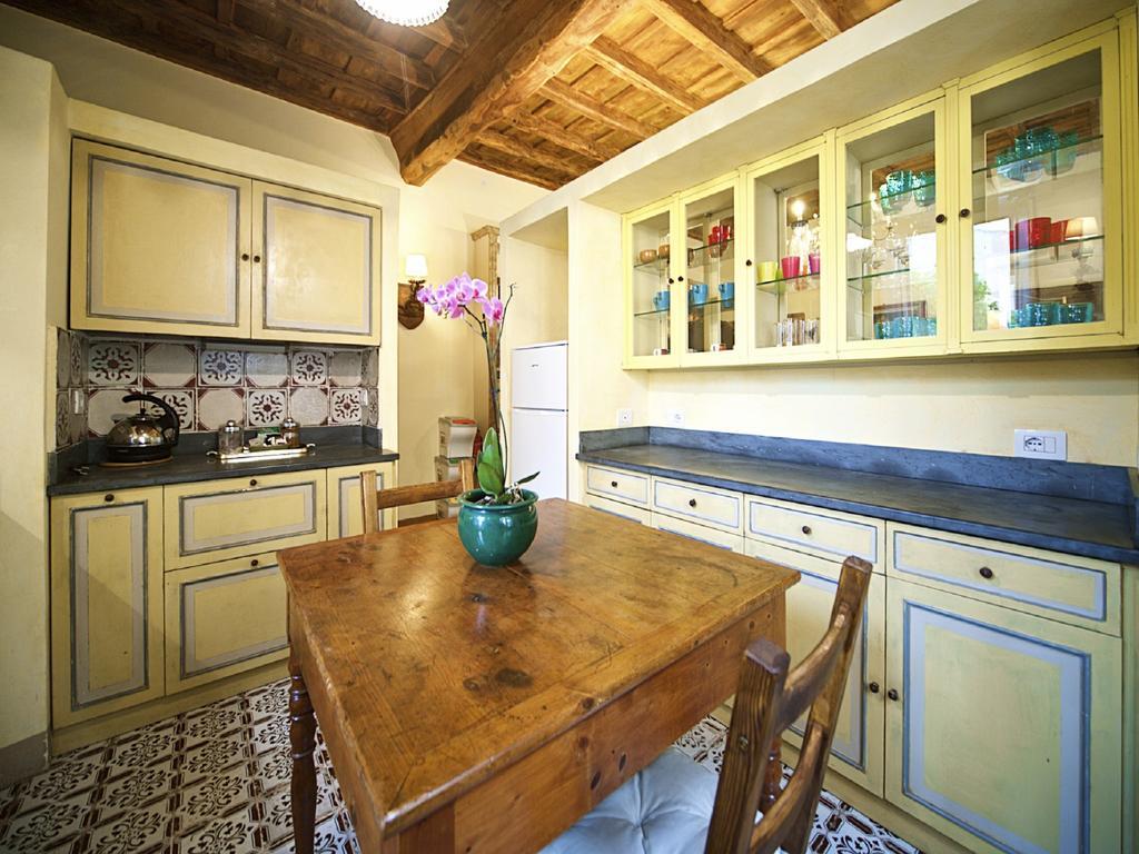 Charming Trastevere Apartment Rome Bagian luar foto