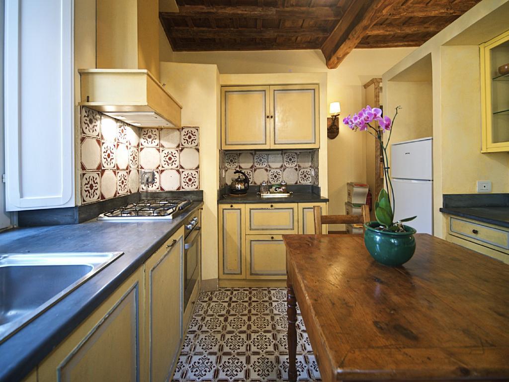 Charming Trastevere Apartment Rome Bagian luar foto